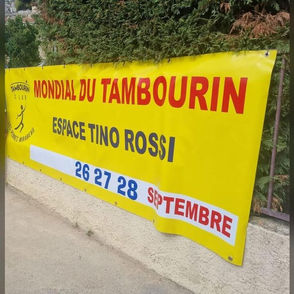 Lo striscione del Mondiale di Tamburello, all’Espace Tino Rossi di Les Pennes-Mirabeau, dal 26 al 28 settembre 2025