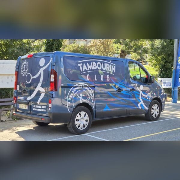 Il camion del Tambourin Club di Les Pennes-Mirabeau, al Mondiale di Tamburello, settembre 2025